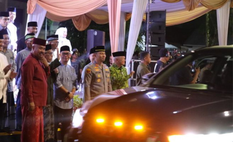 Pemkab Kukar Gelar Takbir Keliling Sambut Hari Raya Idul Adha 1446 H, Bupati Edi Damansyah Lepas Peserta