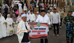 Pemprov Kaltim Serahkan 21 Sapi Kurban, Seno Aji Harap Bermanfaat bagi Seluruh Umat