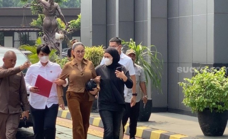 Tangan tak Diborgol dan Pakai Baju Modis Saat Datang ke Kejaksaan, Nikita Mirzani Dapat Perlakuan Istimewa di Rutan?