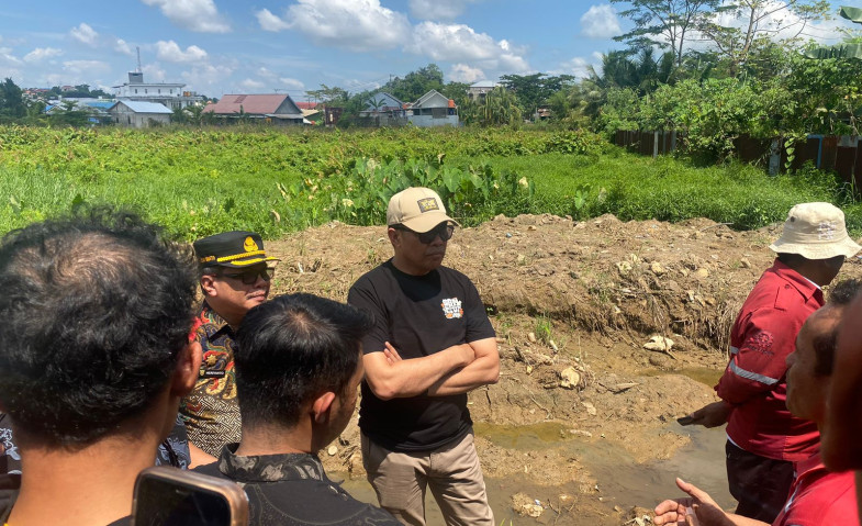 Andi Harun Bahas Penanganan Banjir dan Permasalahan Aliran Air Saat Tinjauan di Bengkuring