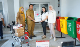 Disporapar Samarinda Serahkan Bantuan Sarpras dan Sosialisasikan Standar Usaha Wisata