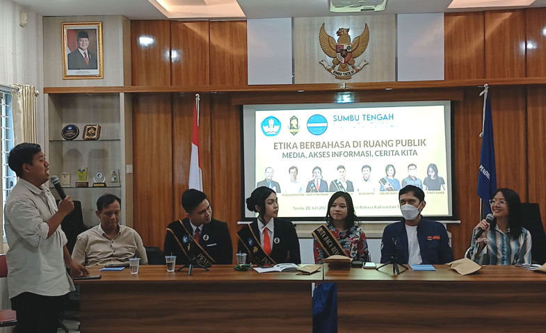 Jurnalis Senior, Duta Bahasa, Duta Baca, Sejarawan, hingga Ventrilokuis Bahas Problematika Bahasa di Ruang Publik