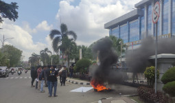 Siapa Inisial H yang Disuarakan Aliansi Mahasiswa Anti Korupsi di Depan Kantor Gubernur Kaltim