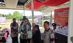 Andi Harun Serahkan 47 Sertifikat Program Konsolidasi Tanah di Sidodadi