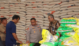 Jaga Kualitas dan Ketahanan Pangan, Kapolresta Samarinda Tinjau Gudang Bulog