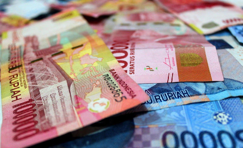 Pasar Bergejolak Saat Eskalasi Demonstrasi Meningkat, IHSG Anjlok, Rupiah Tertekan