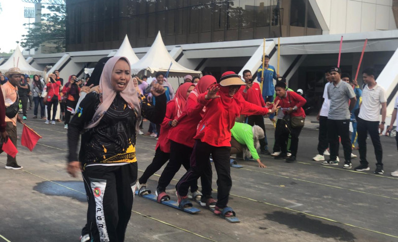 Ratusan Peserta Ramaikan Lomba Olahraga Tradisional di Samarinda