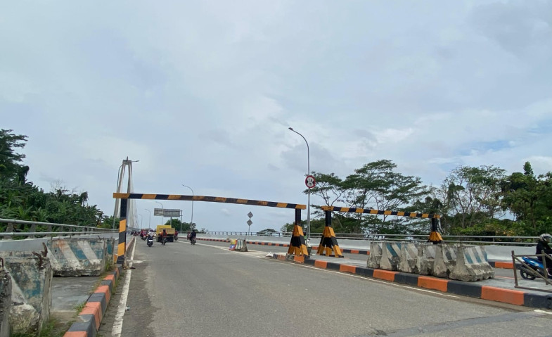Shamri Minta Pemkot Samarinda Kaji Ulang Keberadaan Portal Pembatas di Jembatan Achmad Amins