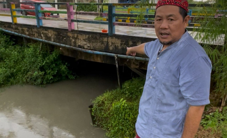 Warga Sempaja Selatan Risih Akibat Tumpukan Sampah Plastik, Diduga dari GOR Kadrie Oening