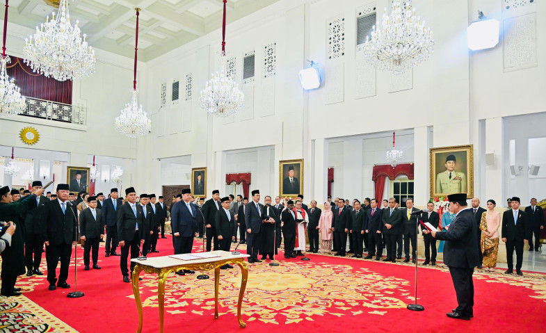Ada Nama Mahfud MD hingga Djamari Chaniago, Menko Polkam Baru Bakal Dilantik Besok?