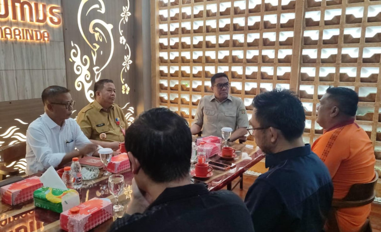 Di Hadapan Perwakilan ILeague dan Manajamen Borneo FC, Andi Harun Tegaskan Komitmen Renovasi Stadion Segiri