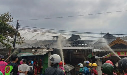 Dua Bangunan Usaha di Samarinda Ludes Dilahap Si Jago Merah