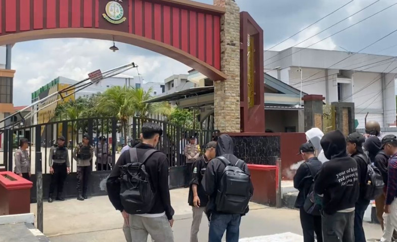 Ini Lima Tuntutan Aliansi Mahasiswa Anti Korupsi ke Kejati Kaltim, Mulai dari Anggaran Influencer dan Seleksi  seleksi Direksi BUMD