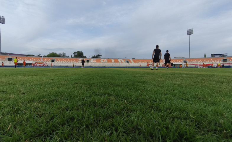 Rumput Segiri Mulai Menghijau, Manajer Borneo FC Pastikan Progres Renovasi Terus Berjalan