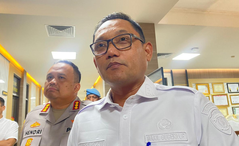 Wagub Kaltim Seno Aji Kunjungi Mahasiswa yang Diamankan Polisi