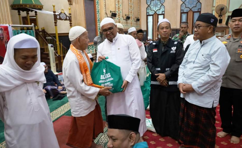 Bupati Kukar Awali Kunjungan Kerja di Muara Muntai dengan Safari Subuh dan Tinjau Fasilitas Umum