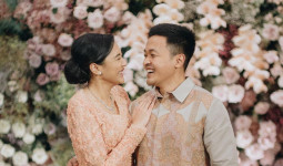 Heboh Rumah Tangga Putri Tanjung Dikabarkan Retak, Warganet Temukan Bukti Ini