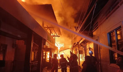 Kebakaran di Samarinda Hanguskan 20 Bangunan, Disdamkarmat Imbau Warga Waspada Listrik