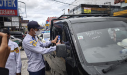 Mulai Hari Ini, Parkir di Jalan Abul Hasan Samarinda Kembali Satu Sisi