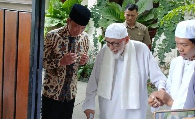Rocky Gerung Bongkar Motif Politik di Balik Pertemuan Jokowi dengan Abu Bakar Ba'asyir