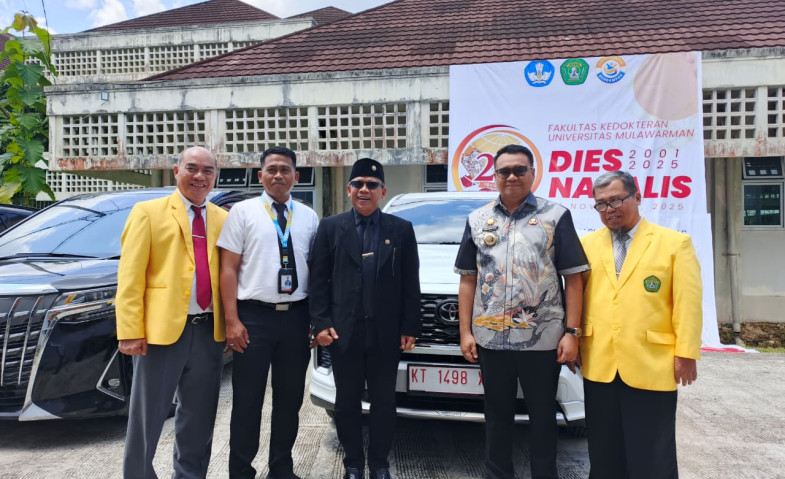 Bupati Kukar Hibahkan Mobil Operasional untuk Fakultas Kedokteran UNMUL