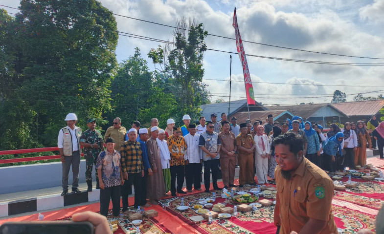 Bupati Kukar Resmikan Jembatan Sungai Jongkang, Akses Logistik Antarwilayah Kini Terbuka