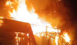 Dua Warung Sembako di Jalan Abdul Rasyid Samarinda Ludes Terbakar