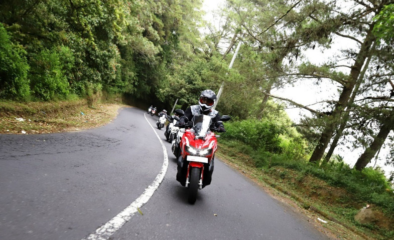 Honda Bikers Day 2025 Berjalan Sukses, Astra Motor Kaltim 2 Bagikan Enam Tips Berkendara Jarak Jauh
