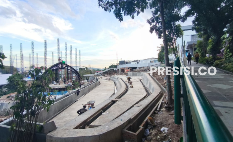 Pembangunan Taman Balai Kota Samarinda Ditarget Rampung 31 Desember 2025