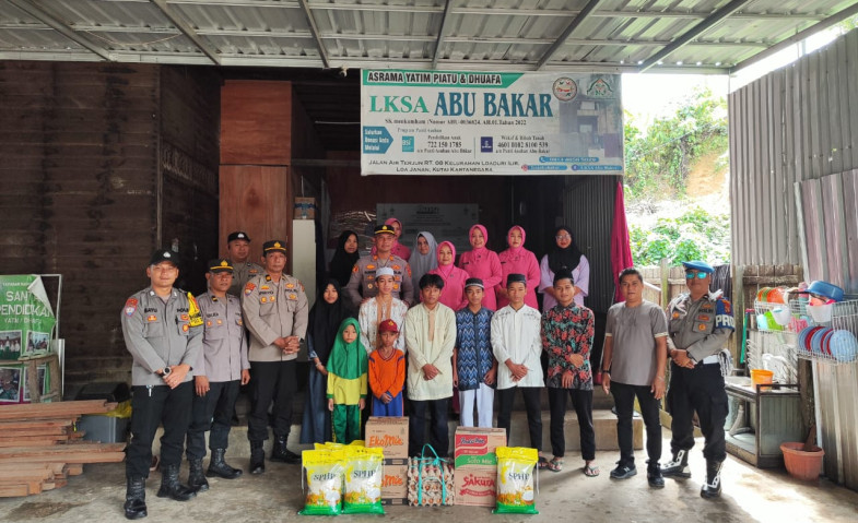 Polsek Loa Janan Tebar Kepedulian di Asrama Yatim Piatu Loa Duri Ilir