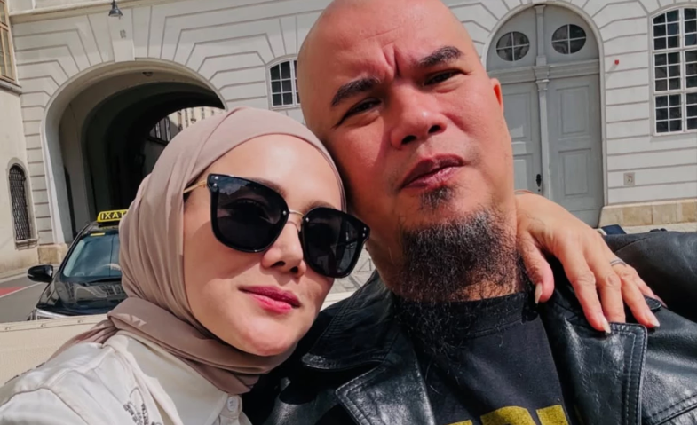Rumah Tangganya Diisukan Retak, Mulan Jameela Beri Tanggapan yang Berbeda dengan Ahmad Dhani