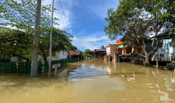 Banjir Kepung Desa Lung Melah Kutim Selama Tiga Hari, Ketinggian Air Sepinggang Orang Dewasa