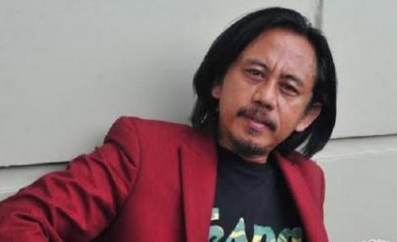 Jarang Tersorot Media, Siapa Sosok Istri Pertama Mendiang Epy Kusnandar?