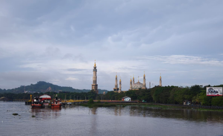 Pemkot Samarinda Minta Pertamina Bersihkan Sedimentasi Sungai Mahakam di Kawasan Slamet Riyadi