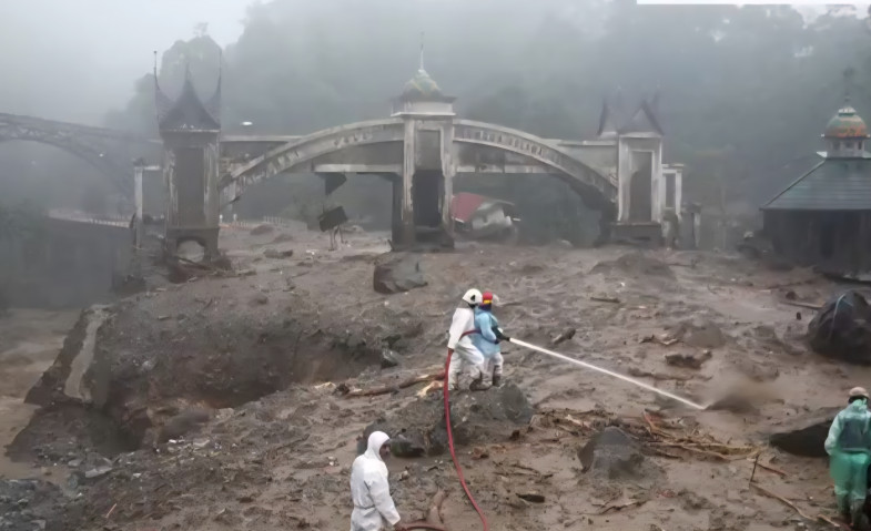 Pemprov Kaltim Salurkan Rp7,5 Miliar untuk Korban Bencana di Aceh dan Sumatera