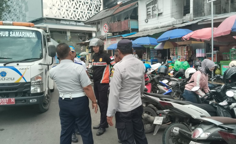 Per 1 Januari 2026 Dishub Samarinda Larang Parkir Kendaraan di Depan Mesra Indah