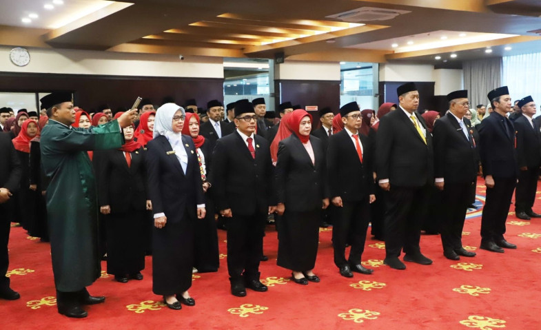 Rudy Mas’ud Lantik 91 Pejabat Pemprov Kaltim, Tekankan Kinerja Nyata dan Pelayanan Cepat