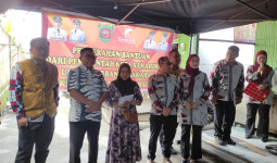 9 Kepala Keluarga yang Menjadi Korban Kebakaran di Jalan Pangeran Bendahara Terima Bantuan dari Pemkot Samarinda