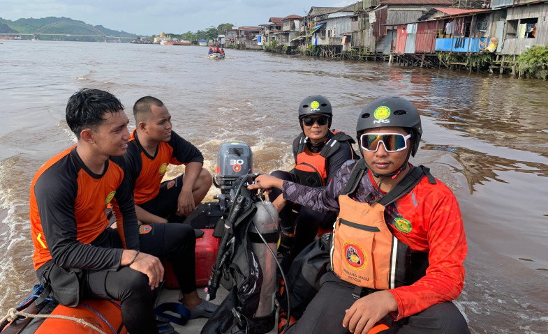 Bocah 7 Tahun Dikabarkan Jatuh ke Sungai Mahakam