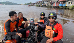 Bocah 7 Tahun Dikabarkan Jatuh ke Sungai Mahakam
