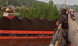 Di Balik Insiden Jembatan Mahulu Ditabrak Ponton Batu Bara, Ada Dugaan Buoy Tambat Liar yang Menjamur