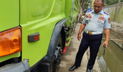 Dishub Samarinda Tertibkan Antrean Truk di SPBU Tanah Merah