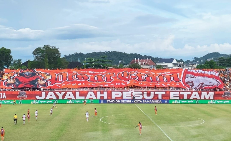Jelang Laga Borneo FC vs PSIM, Pusamania Siapkan Giant Flag di Stadion Segiri