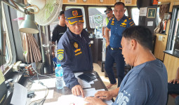 KSOP Samarinda Tutup Sementara Lalu Lintas Kapal di Kolong Jembatan Mahakam Ulu