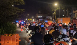 Malam Tak Biasa di Samarinda saat Antrean Kendaraan Menumpuk ke Arah Jembatan Mahakam