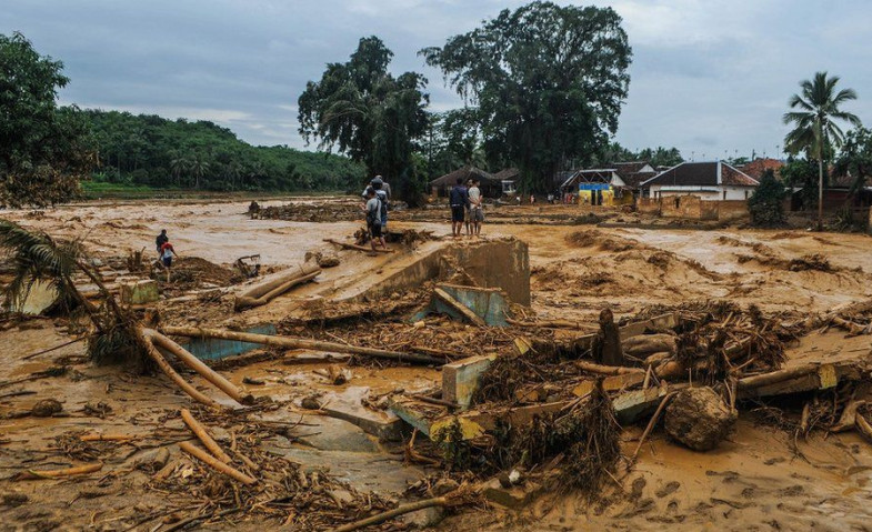 Pemprov Kaltim Salurkan Bantuan Rp5,78 Miliar untuk Korban Banjir di Tiga Provinsi