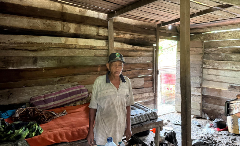 Sendiri di Ujung Usia, Samin Bertahan Hidup di Gubuk Kayu yang Sunyi