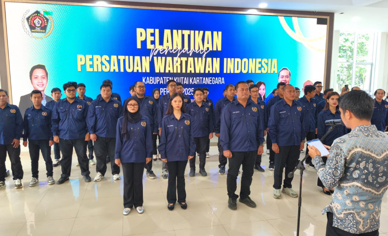 60 Pengurus PWI Kukar Periode 2025–2028 Resmi Dilantik