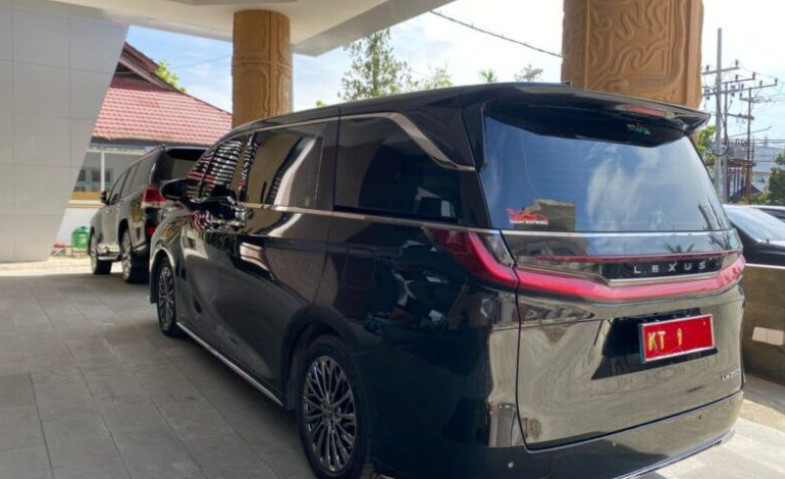 Anggaran Rp8,5 Miliar untuk Mobil Dinas Gubernur Kaltim Tuai Sorotan di Tengah Instruksi Efisiensi