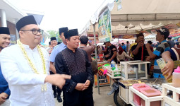 Bupati Kukar Aulia Rahman Basri Resmi Buka Festival dan Bazar Ramadan 1447 H di Tangga Arung Square